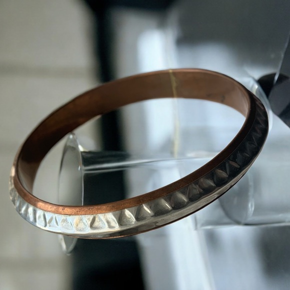Vintage Hammered Etched Silver & Copper Metal Bangle Bracelet Unisex Jewelry - Picture 4 of 7
